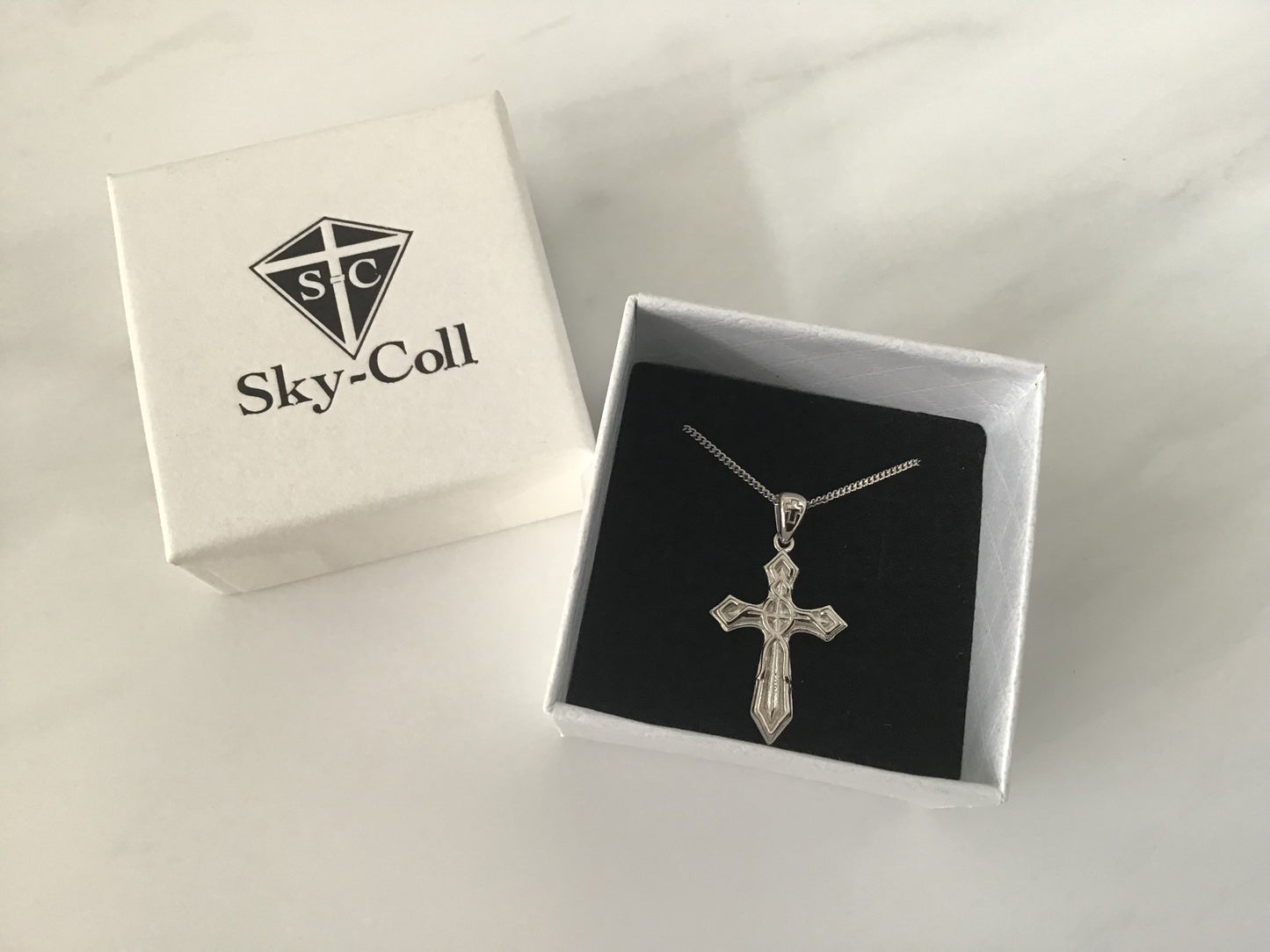 925 Sterling Silver Cross with 18” Silver Chain, hallmarked